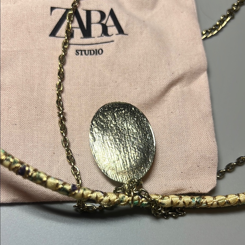 Zara Gold Necklace Set with Dainty Chain and Textured Pendant - Picture 4 of 6